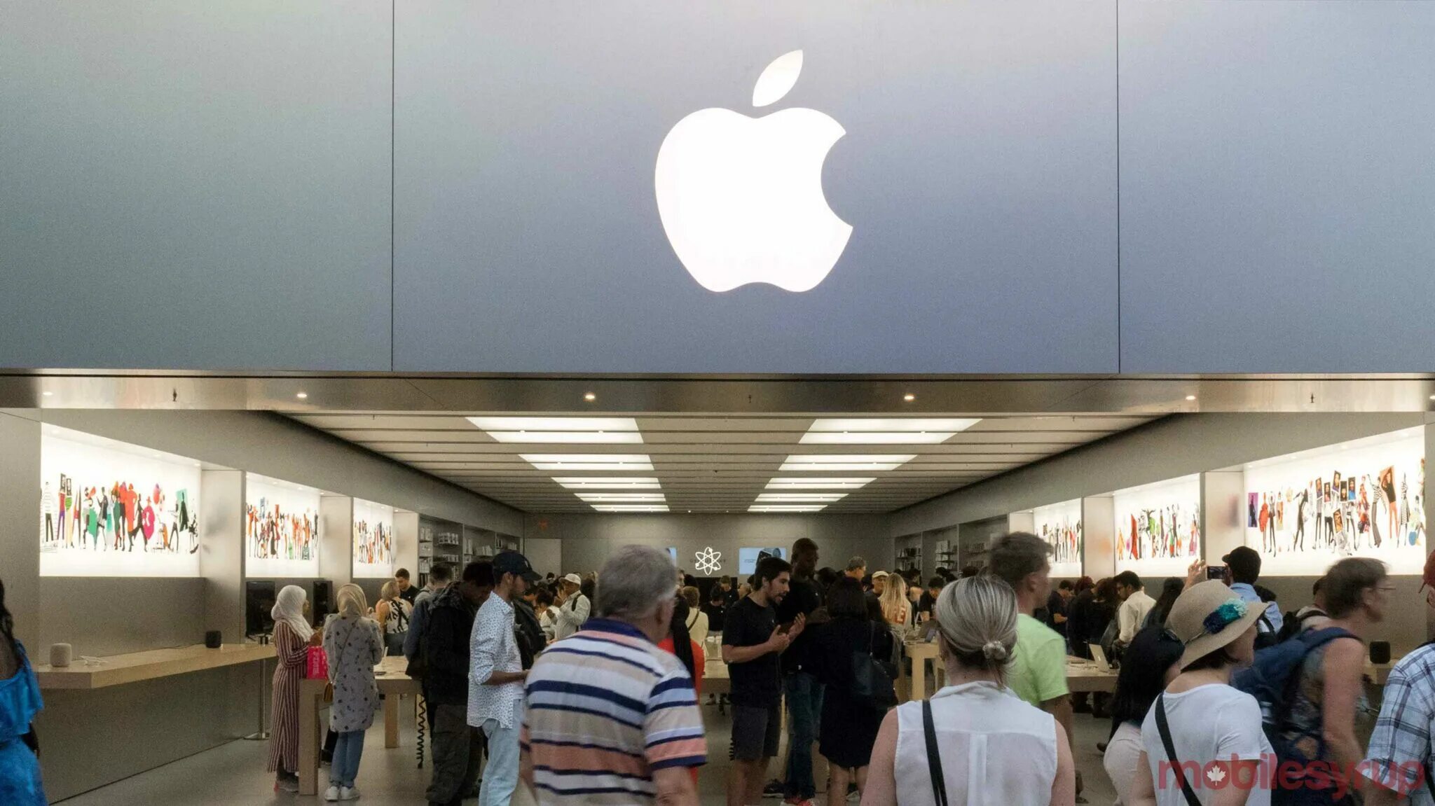 Эпл сторе закрыт. Apple store в 2002. торонто магазины эпл. самый маленький магазин apple в мире. apple store в иркутске.