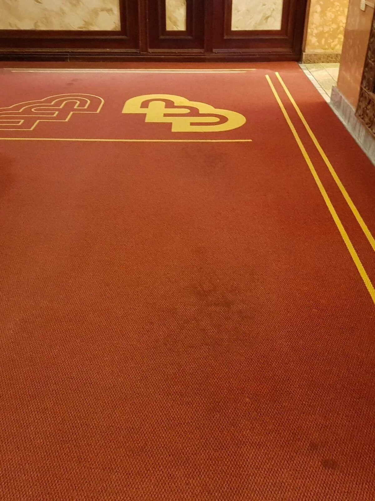 Стирка ковров промышленная. Станок для стирки ковров. Стирка ковров. Стирка ковров в цеху. Стирка ковров и паласов.