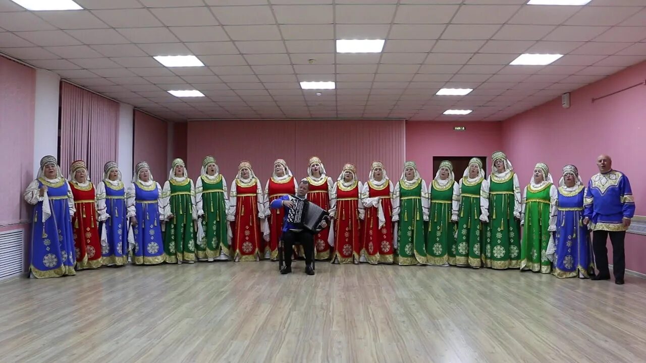 Соло и ансамбль. Конкурс патриотической песни родники. Гимн родников. Конкурс патриотической песни родники. Криводановки дом культуры.