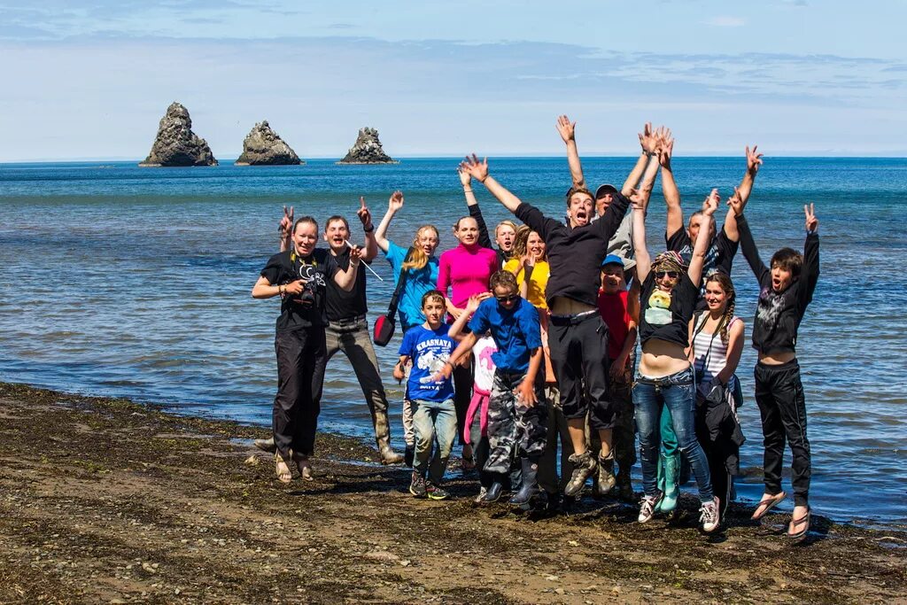 Сахалин туризм. Бухта тихая сахалин на карте. Бухта касатка итуруп. Остров сахалин туризм. Остров сахалин туризм.