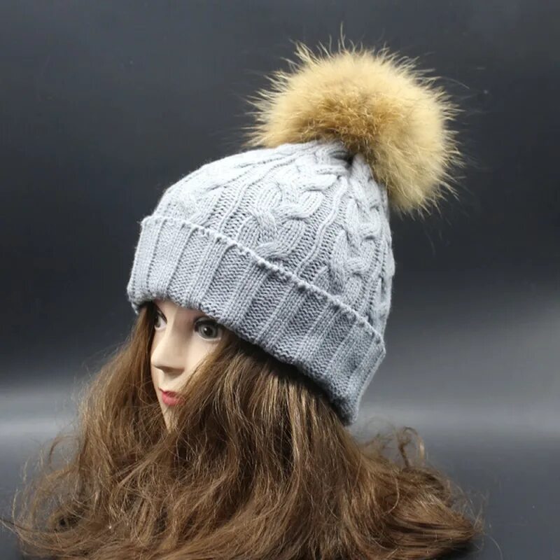 Теплая шапка на зиму. Шапка бини 2025. леди винтер шапка. adidas шапка w fur pom beanie pnktinwhite осень 2025. шапка-бини trestelle.