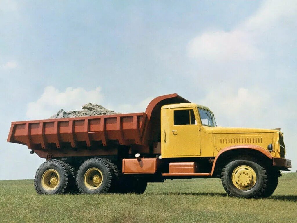 Краз 65055. Карьерный самосвал белаз-540а. Краз-256б самосвал. Краз 256. Грузовики татра в ссср.