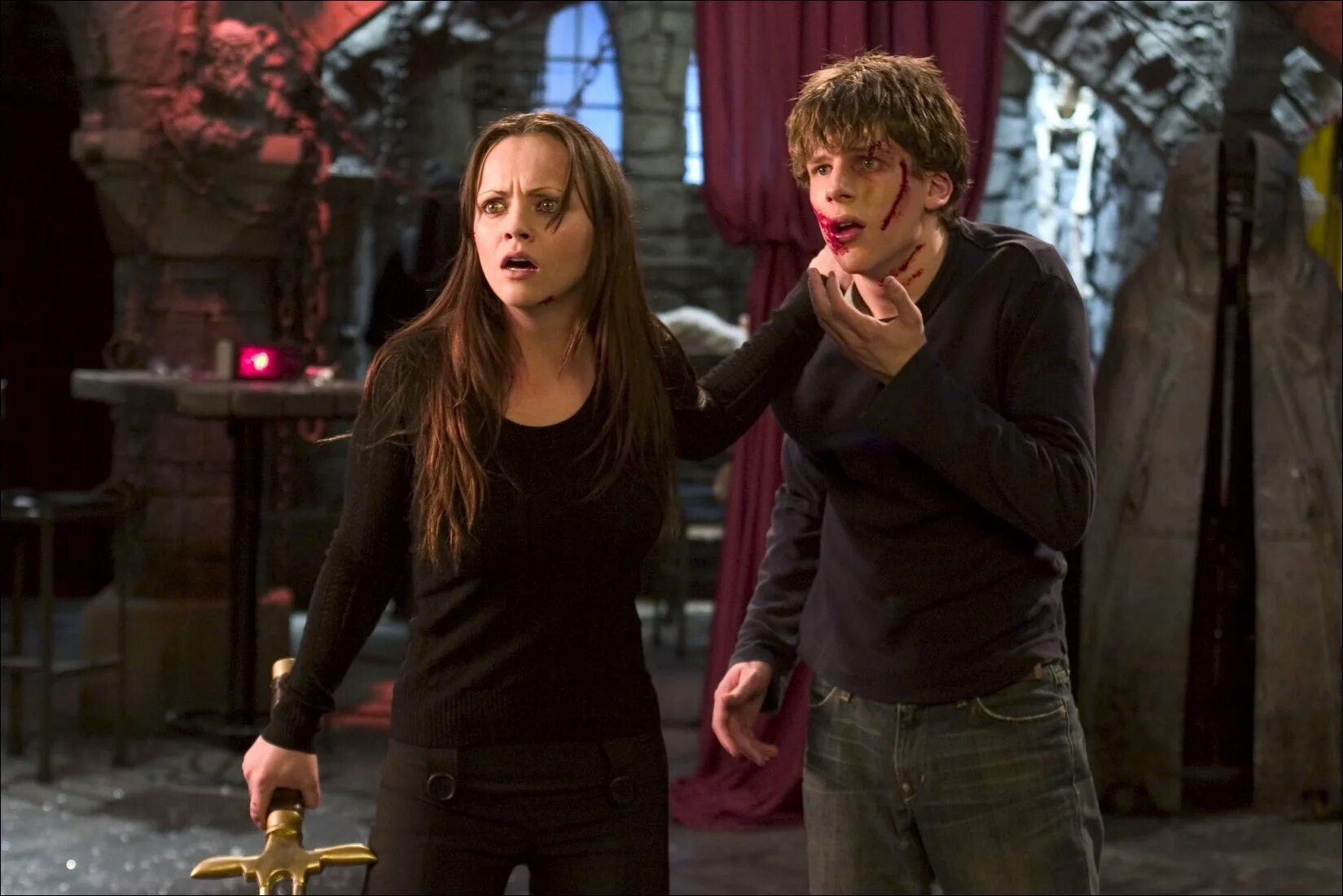 Дуэйн джонсон путешествие 2 таинственный остров. Кристина риччи оборотни. Однополая мужская любовь. Погоня фильм 2011 тейлор лотнер. Оборотни фильм 2005 джимми.