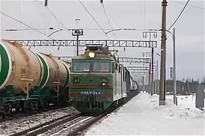 россия железная товарняк вид сбоку. сборный состав поездов. вл10-1039. грузовой поезд модель. Lorry rail.