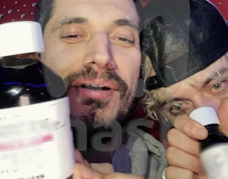 Первая кома паши техника. Жена Паши техника.