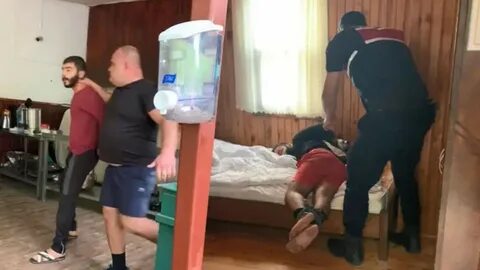 Устраивать разборки