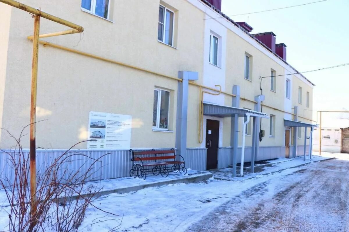 Коммунальная 2 белгород. Реставрация зданий 15 декабря 2022. Фасадные работы. Улица коминтерна в борисовке белгородской. Многоквартирный дом.