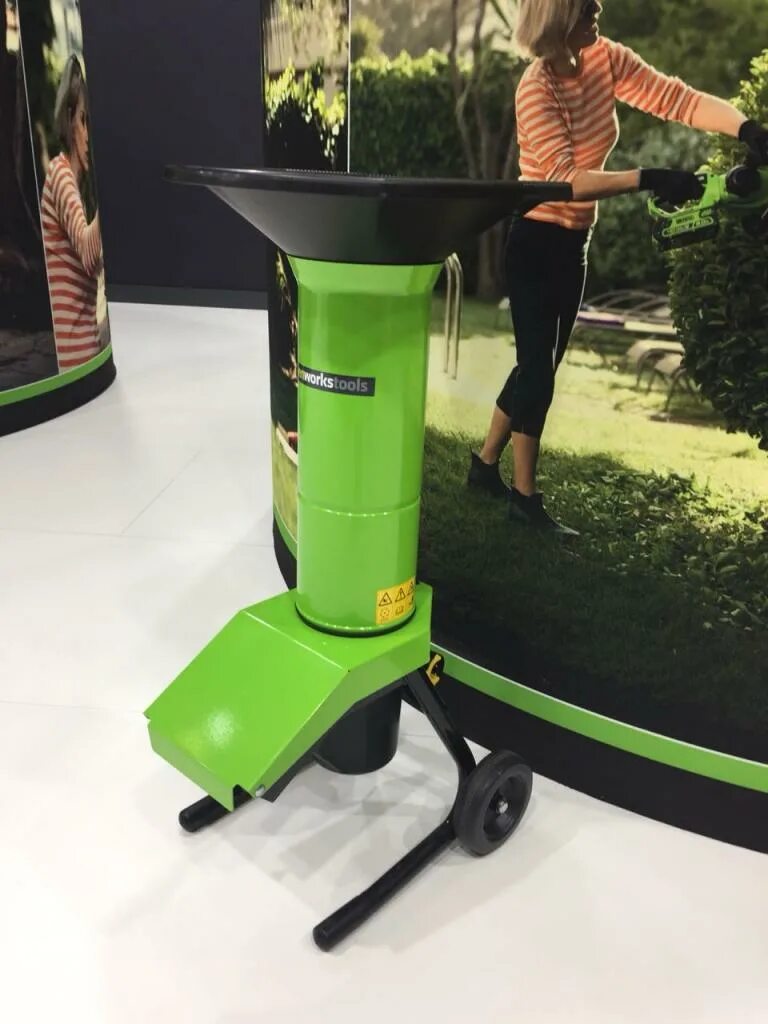 Электродвигатель для садового измельчителя bosch axt rapid 2000. Измельчитель веток бош. Измельчитель электрический greenworks 2208007. Измельчитель электрический greenworks 2208007. Измельчитель электрический greenworks 2208007.