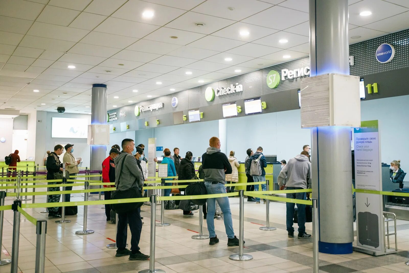 Толмачево 7. Толмачево аэропорт s7 airlines. терминалы s7 в толмачево. стойка регистрации в аэропорту. аэропорт толмачево регистрация.