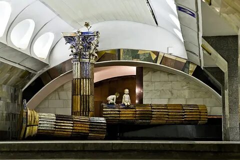 Станция метро братьев