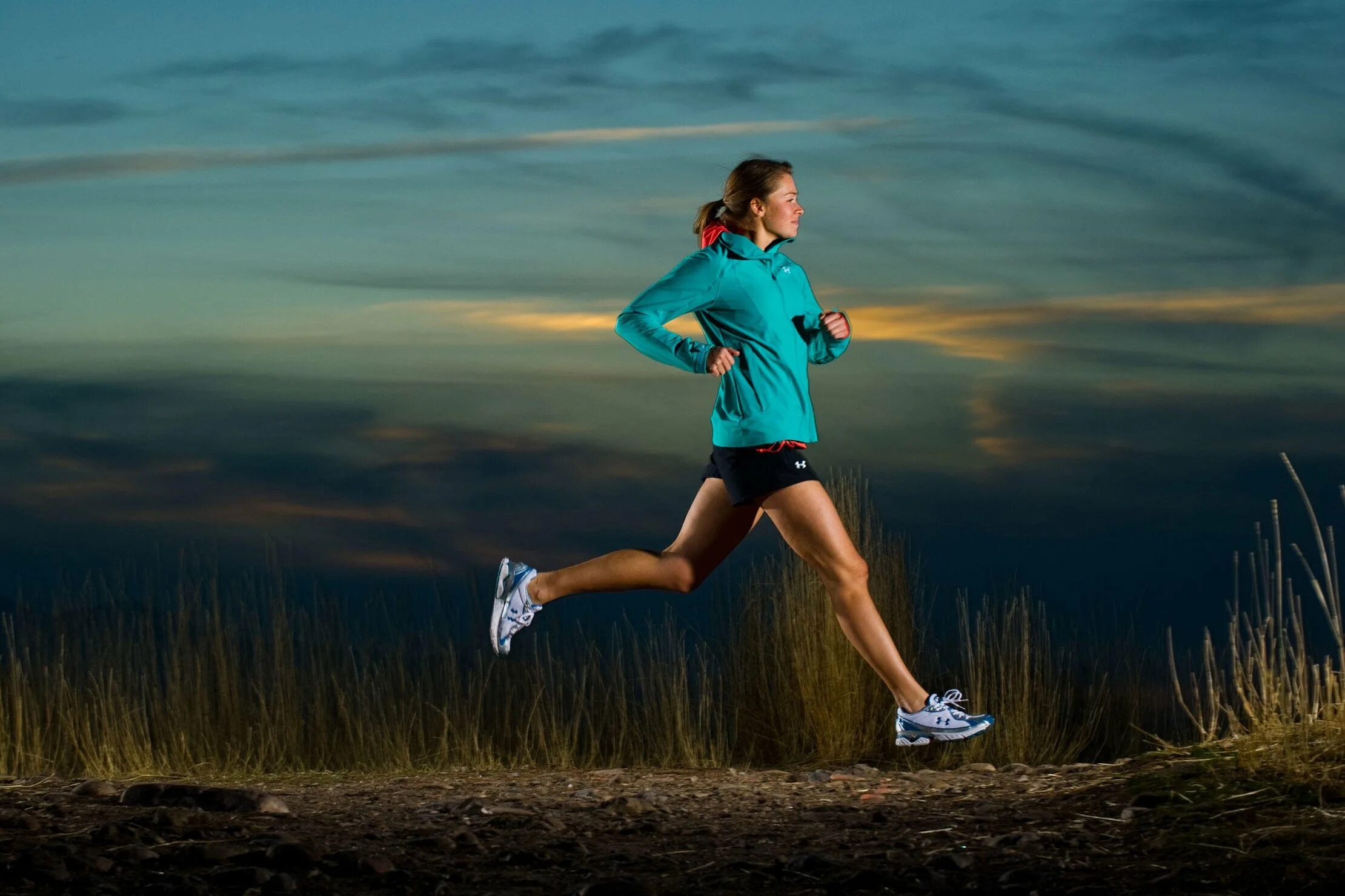 Run myself. Спорт бег. Красивый бег. Человек на пробежке. Бегущий человек.