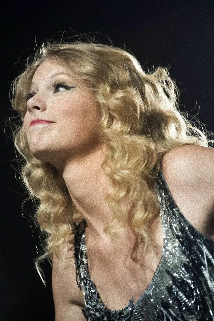 Taylor swift fearless. Fearless тейлор свифт. taylor swift fearless tour. taylor swift fearless platinum edition. тейлор свифт феарлесс тур.