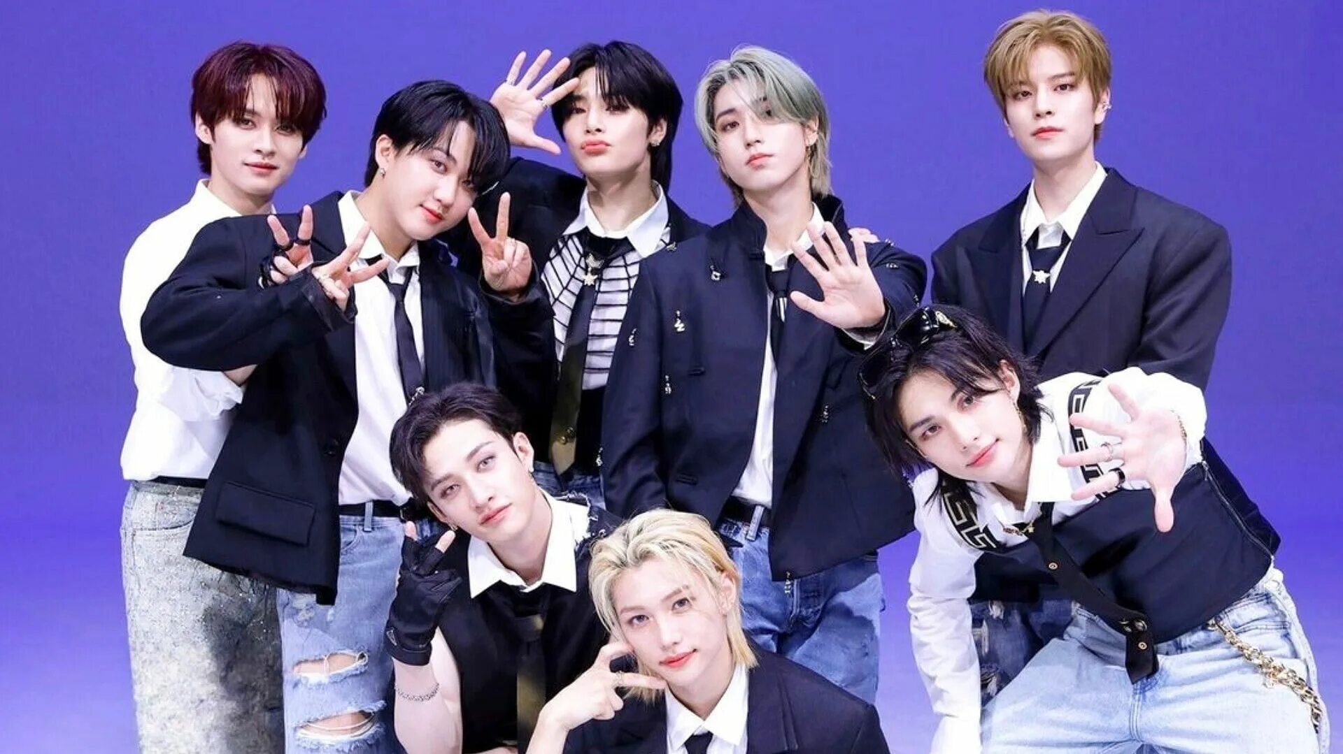 Корейская песня stray kids. Stray Kids участники. K Pop Stray Kids участники. Stray Kids 2023. Stray Kids 2023 фотосессия.