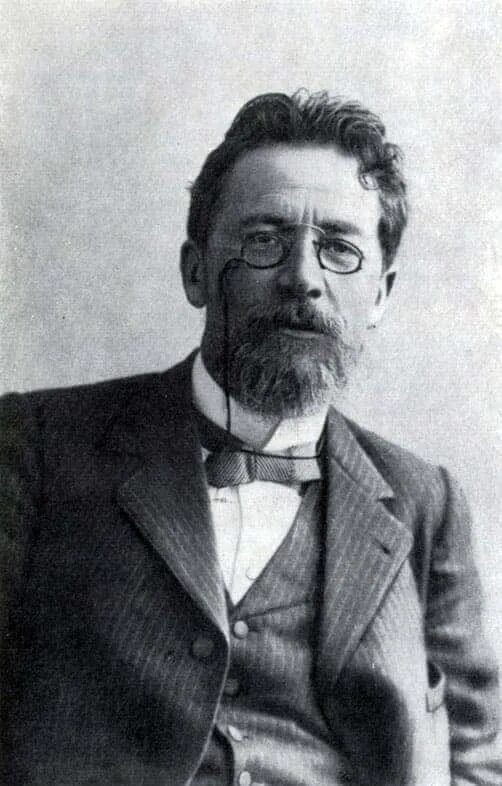 Чехов улыбается