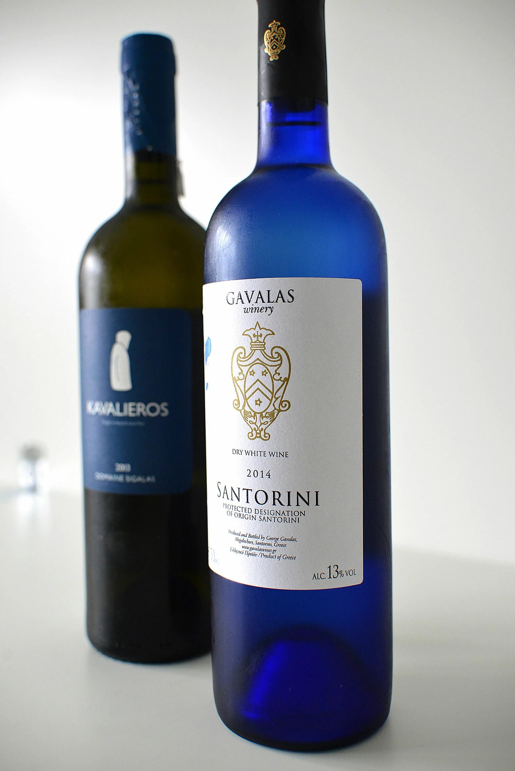 Вина греции купить в москве. Вино Силинос Греция. Ассиртико Санторини Санторини вино. Вино Greek. Белое вино Греция.