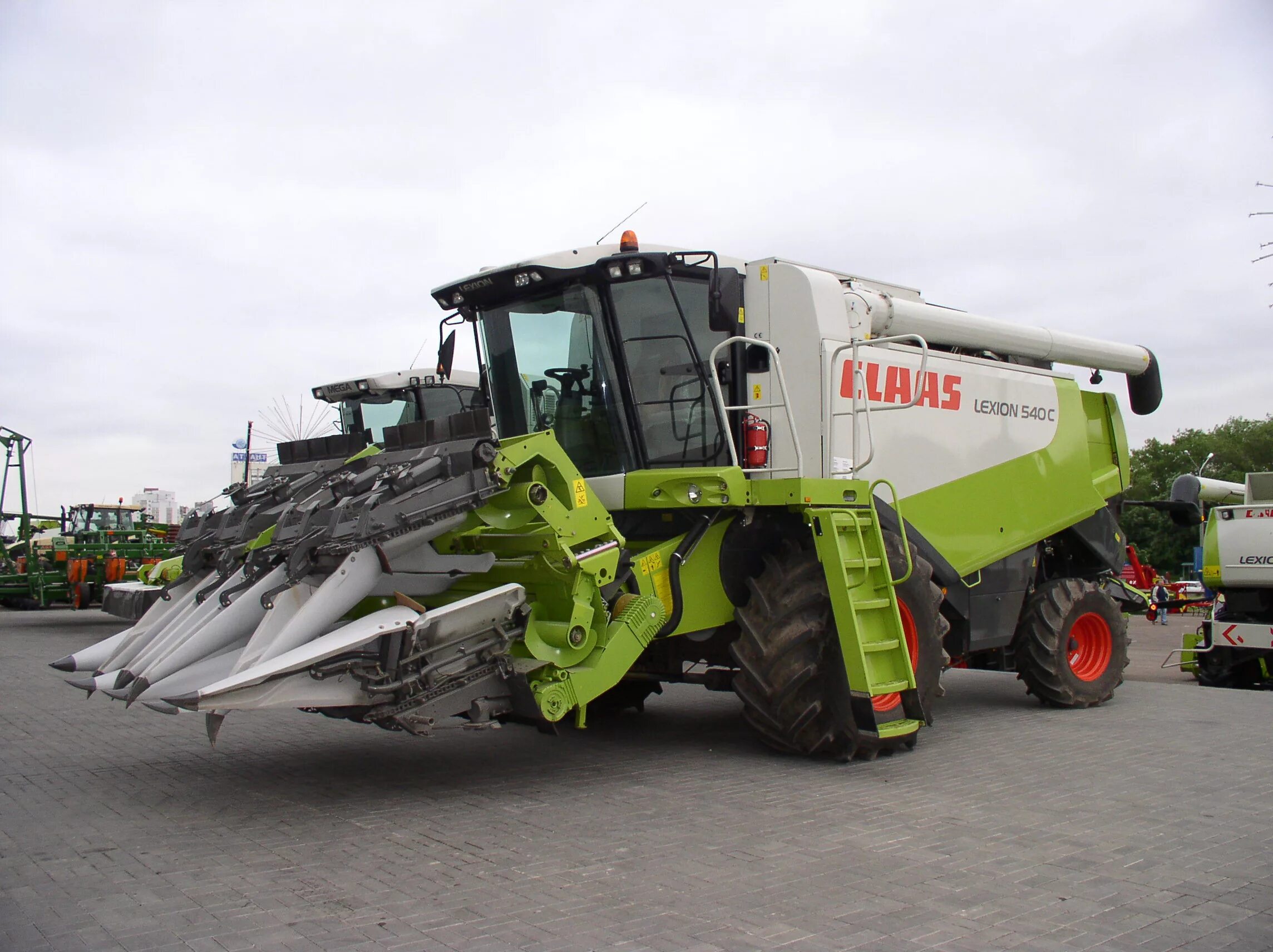 Комбайн CLAAS Lexion. Лексион 540. Клаас Лексион 540. Комбайн CLAAS Lexion от 540.