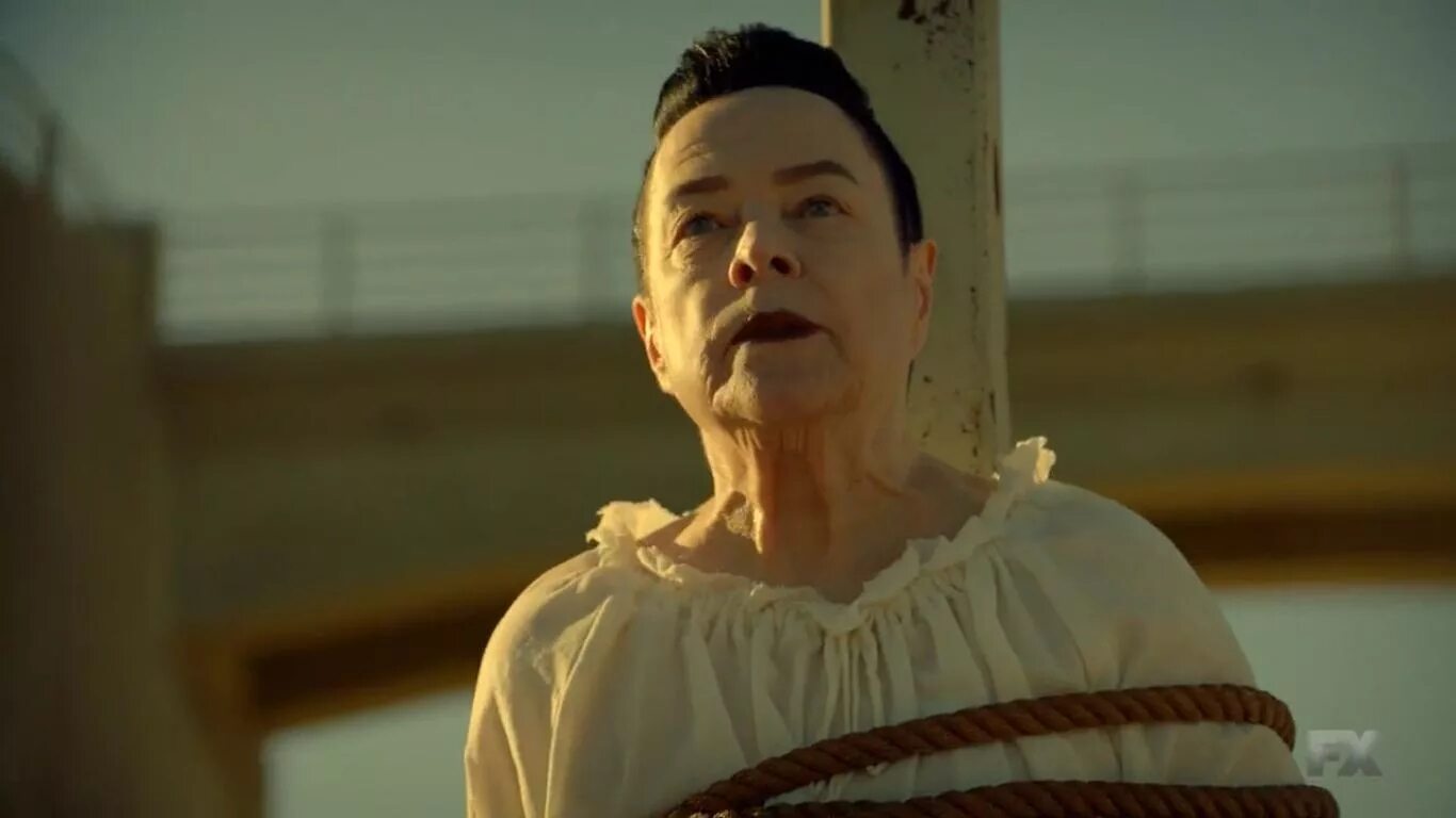 Американские истории ужасов 2021. American horror story надпись. Топ историй американской истории ужасов. Аиу отель лиз тейлор. Топ историй американской истории ужасов.