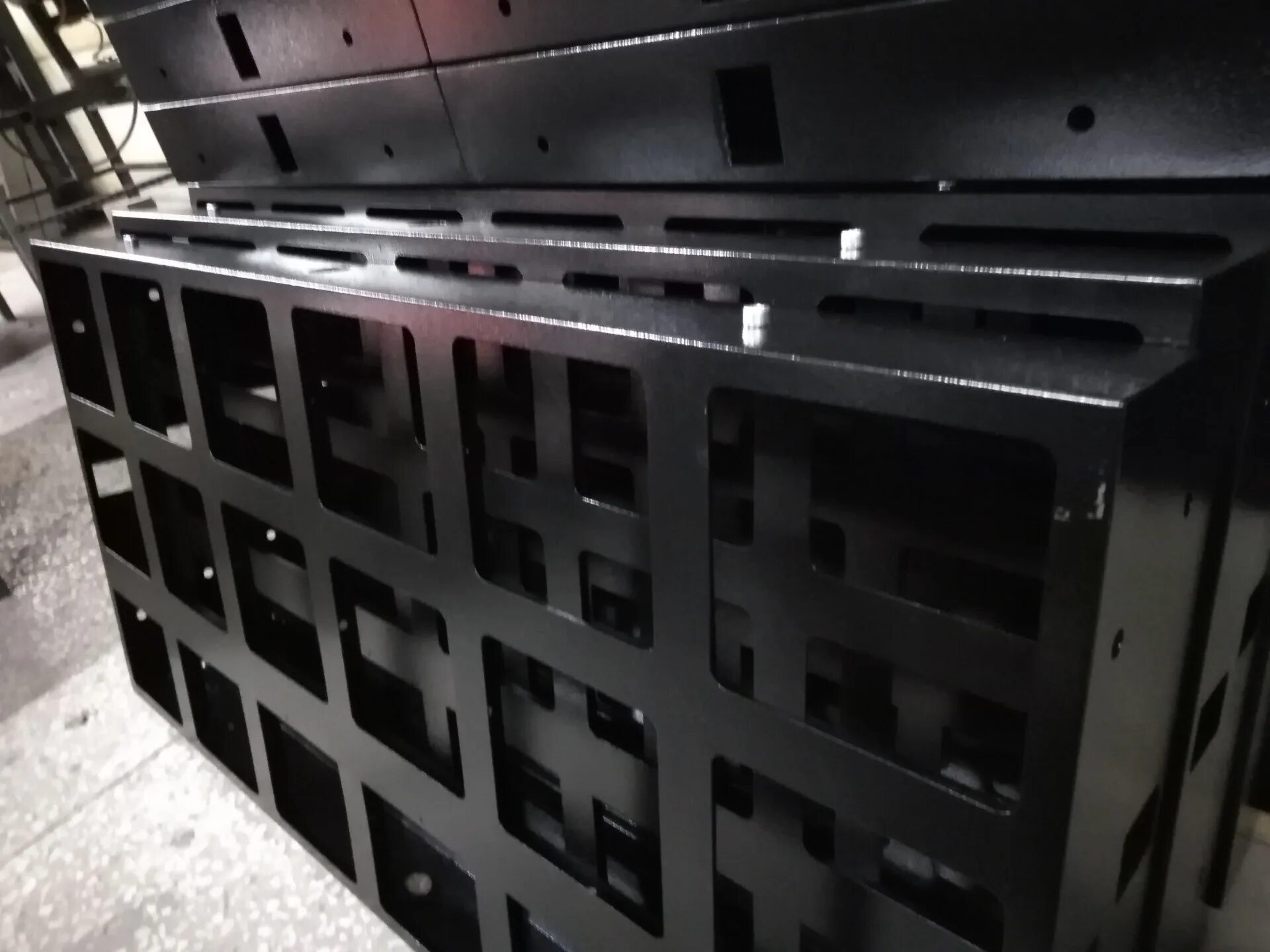 кабинеты для светодиодных экранов polymedia. кабинет для светодиодного экрана 960х960 металл. кабинеты для светодиодных экранов. Led screen p4 208x96. Led экран p3.