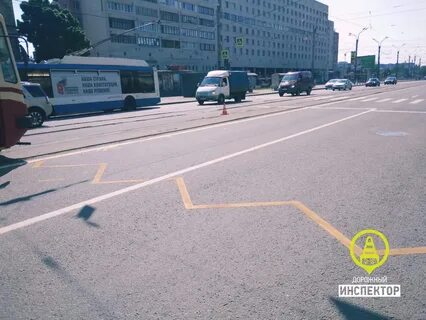 Выезд на встречную трамвайную полосу