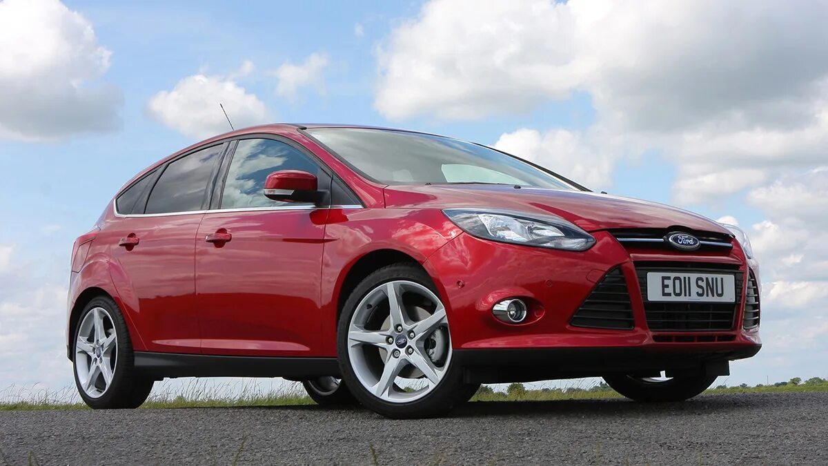 Купить форд фокус недорого. Ford Focus 3. Ford Focus 3 2011. Форд фокус 3 хэтчбек. Ford Focus Hatchback 2011.