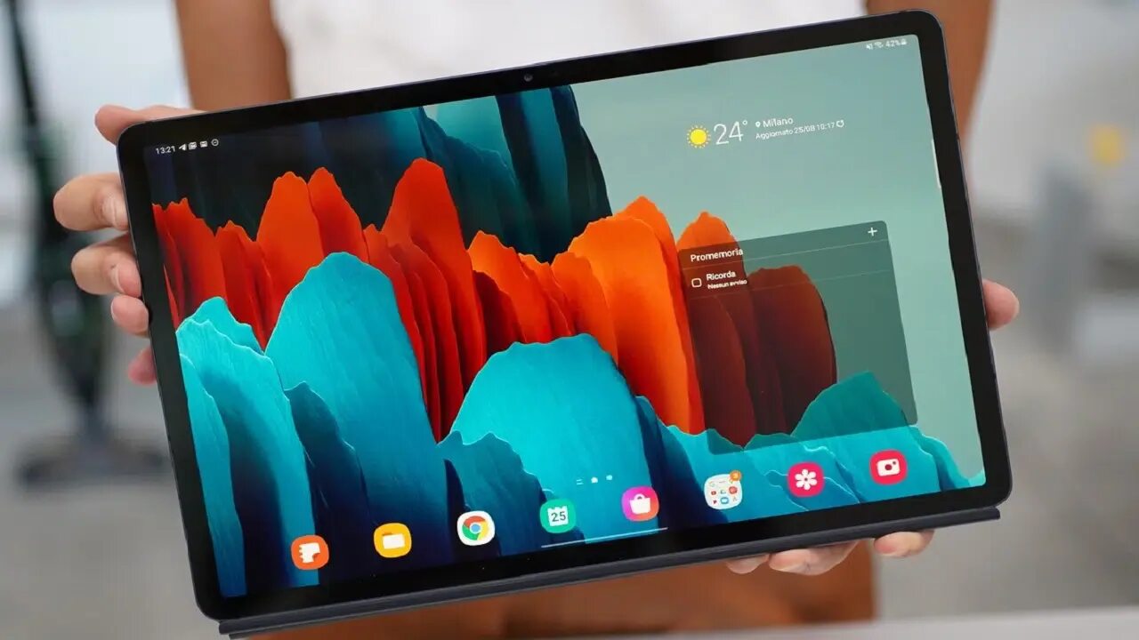 Планшет 2022. Galaxy Tab a8. Планшеты Samsung новые 2022. Samsung Tab a8 2022 в руке.