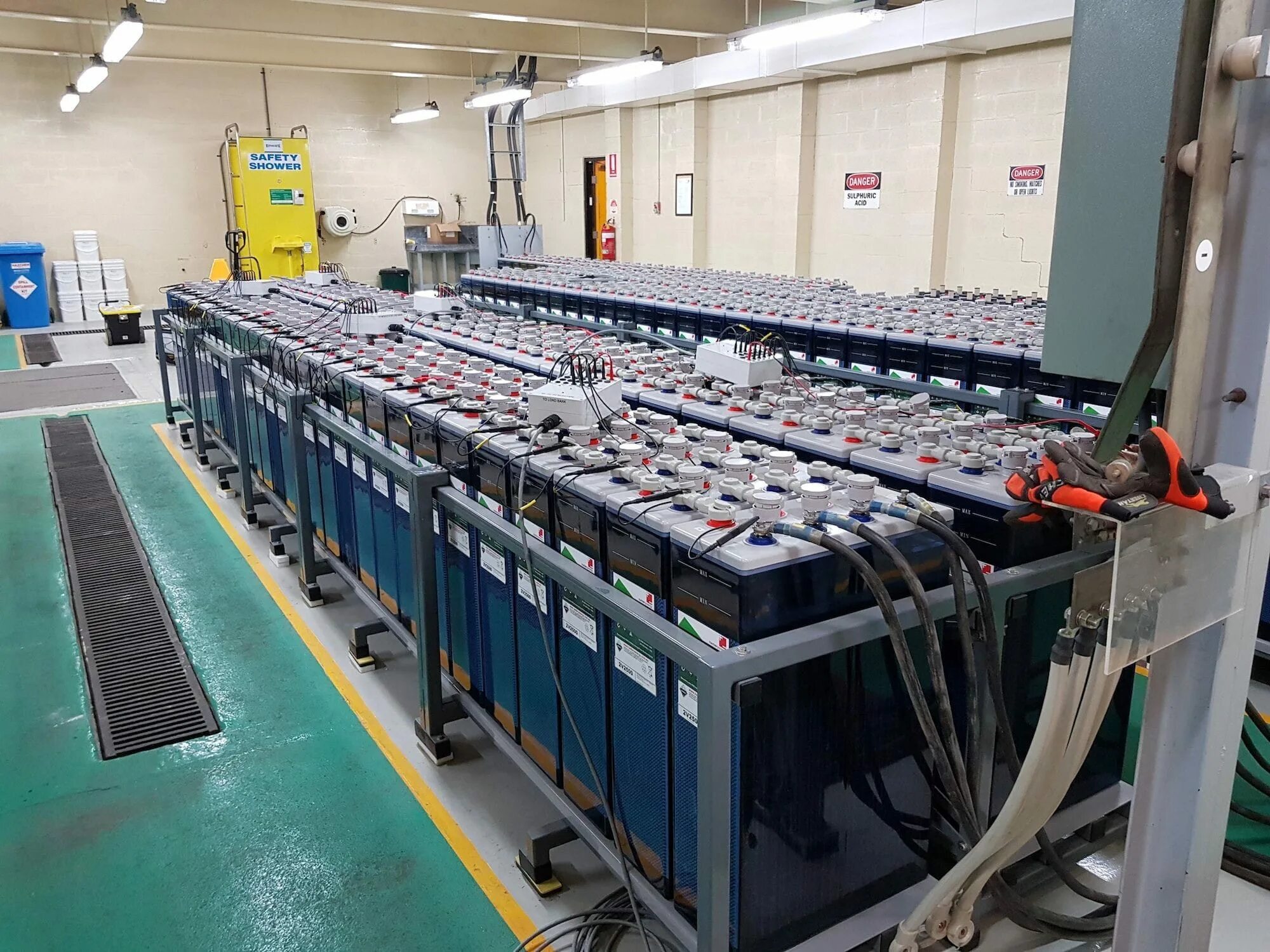 Battery industry. Мини пальчиковые батарейки. Lr14 size c 1. Battery industry. Батарейки lr14 size c 1.