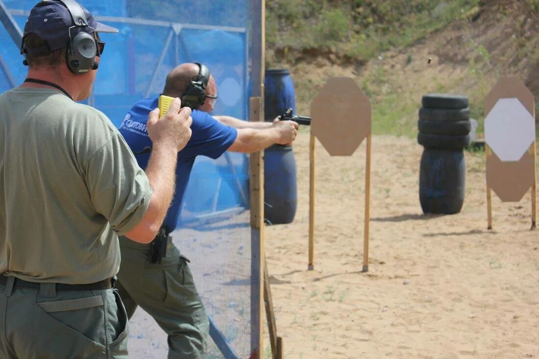 Тир стрельба по мишеням. Тактическая стрельба IPSC. Тир для практической стрельбы. Мишени для практической стрельбы.