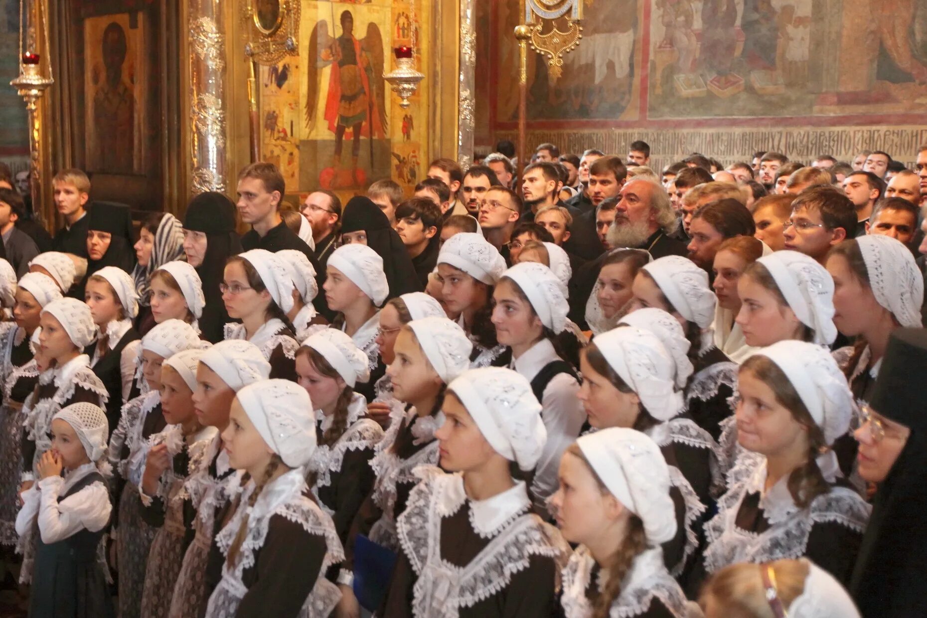 Молебен. Молебен для школьников. Молебен на начало учебного года. Молебен 1 сентября. Церковные ученики.