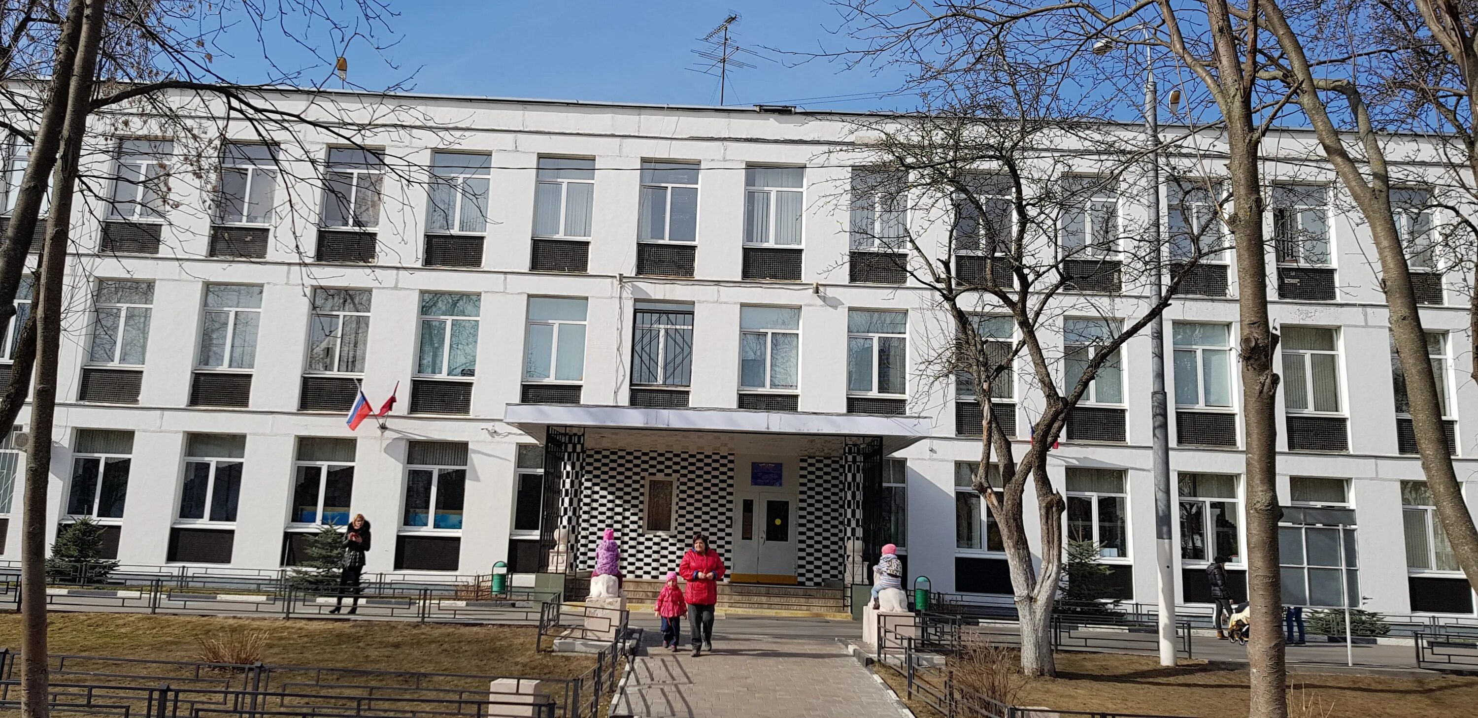 подольских курсантов 18б школа 657 средняя школа. школа номер 1476 москва. школа ул новаторов 34 корп 1. школы вао. миллионная.