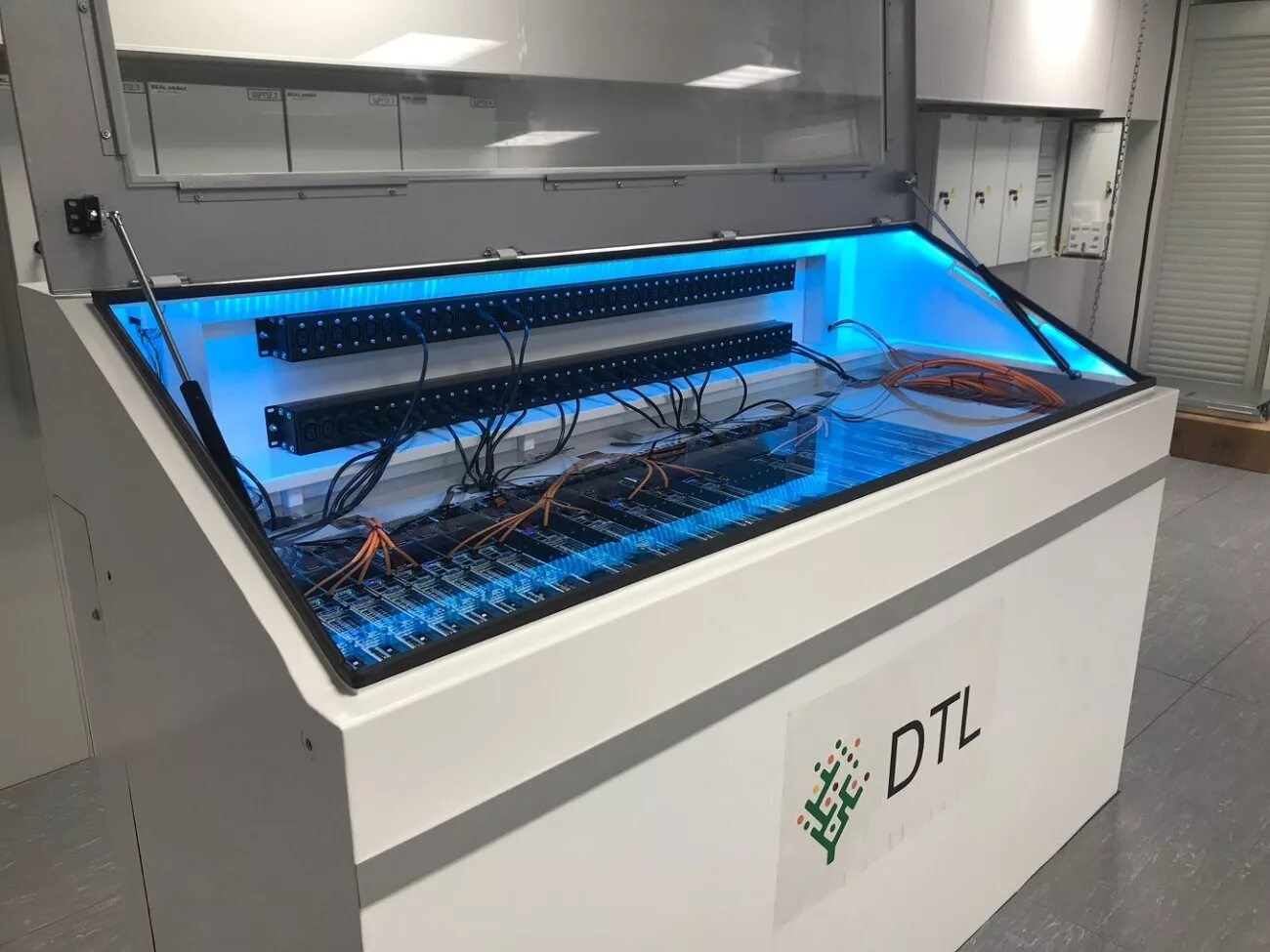 иммерсионное охлаждение. иммерсионное охлаждение асиков s9. иммерсионное охлаждение asic. иммерсионная ванна для асика s19. иммерсионное охлаждение.