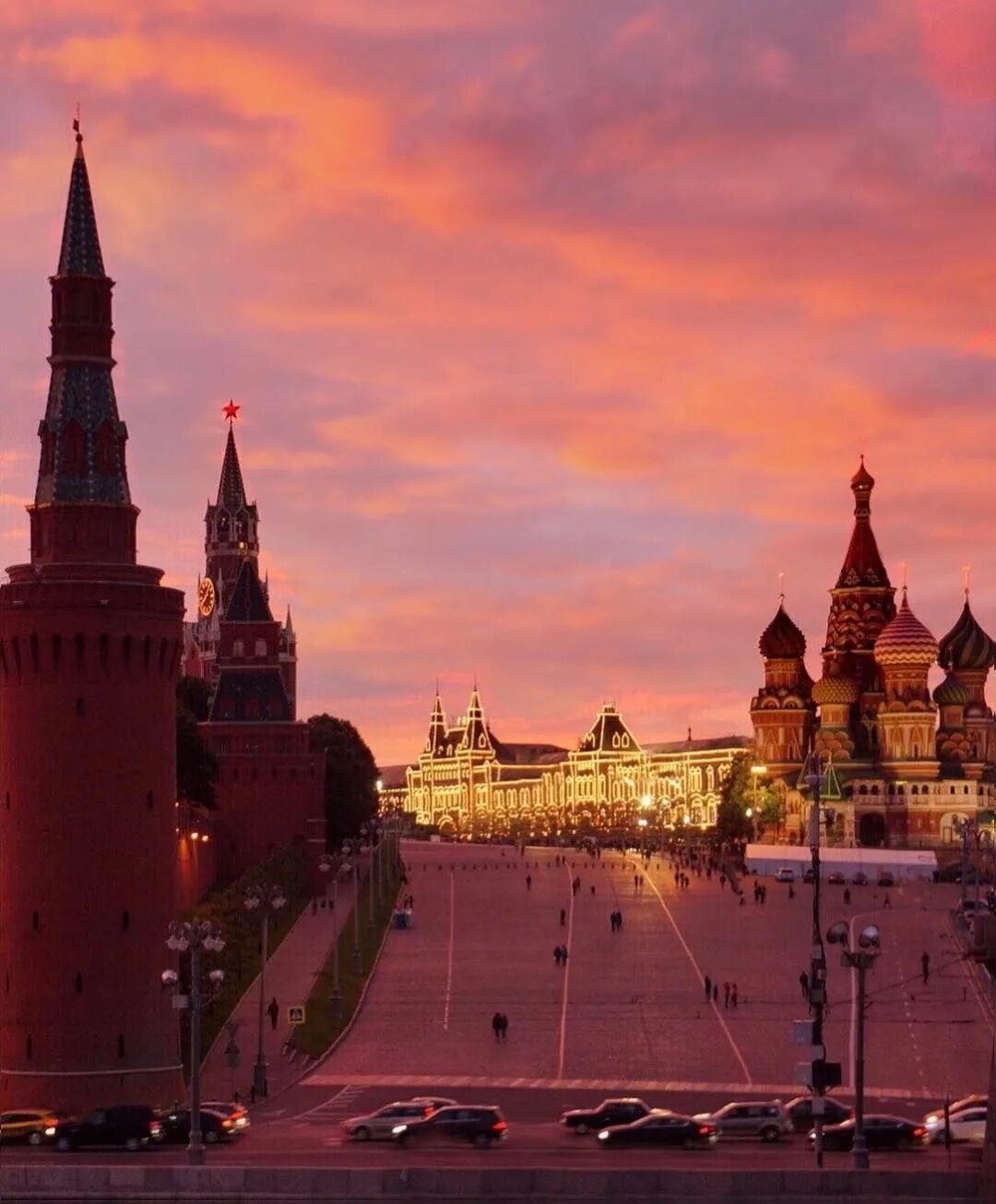 Самое высокое здание кремля. Площадь Кремля в Москве. Московский Кремль и красная площадь. Москва Кремль красная площадь. Соборная площадь Московского Кремля.