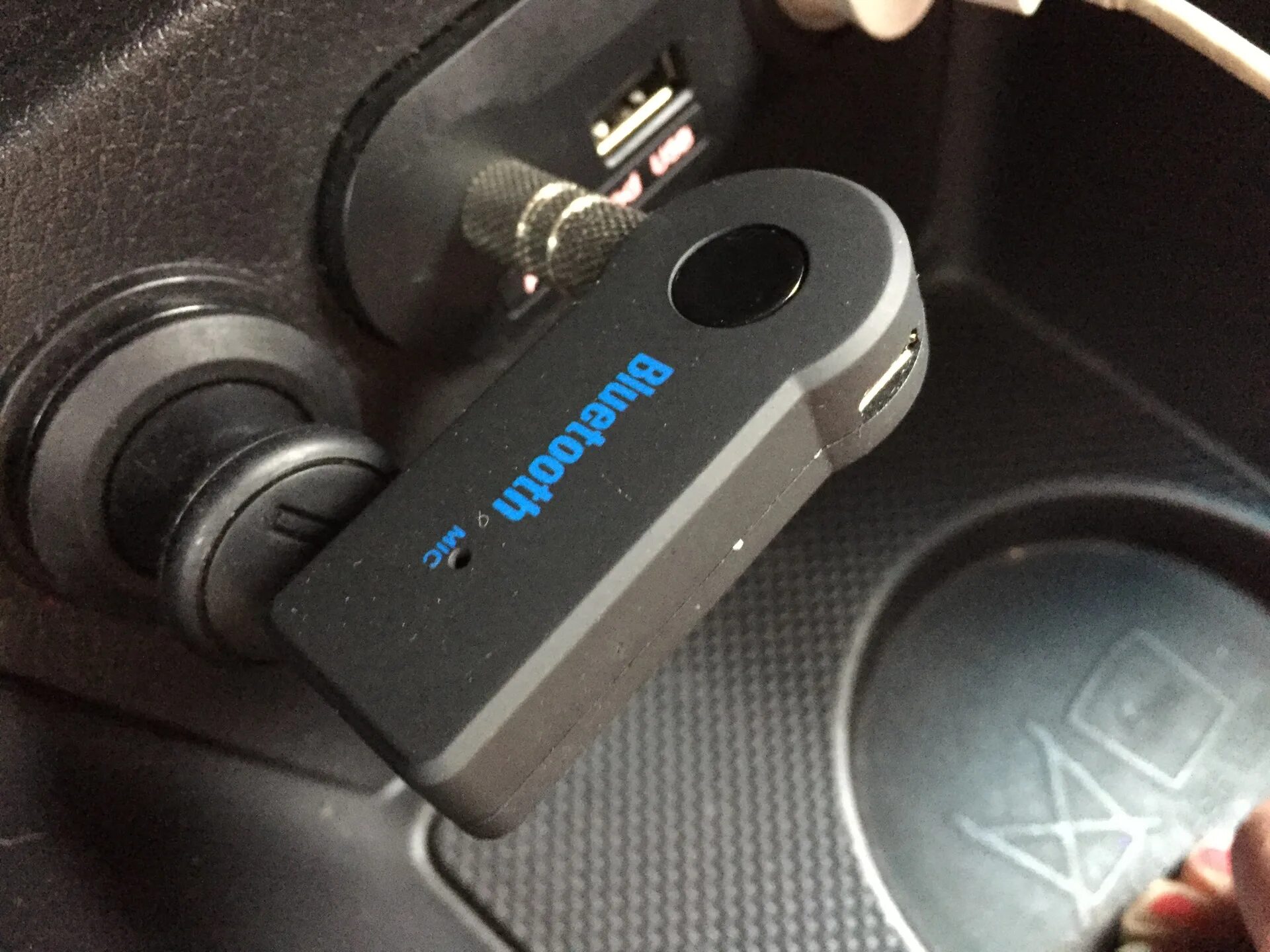 Bluetooth адаптер для автомагнитолы. Bluetooth адаптер kia rio 3. блютуз аукс адаптер. bluetooth адаптер на киа рио 2014. блютуз адаптер для киа рио 4.