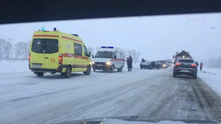 Происшествия алтайский за неделю. Авария на трассе Бийск Барнаул. ДТП трасса Бийск Барнаул сегодня. Трасса Бийск Барнаул сейчас. Авария трасса Бийск Барнаул сегодня.