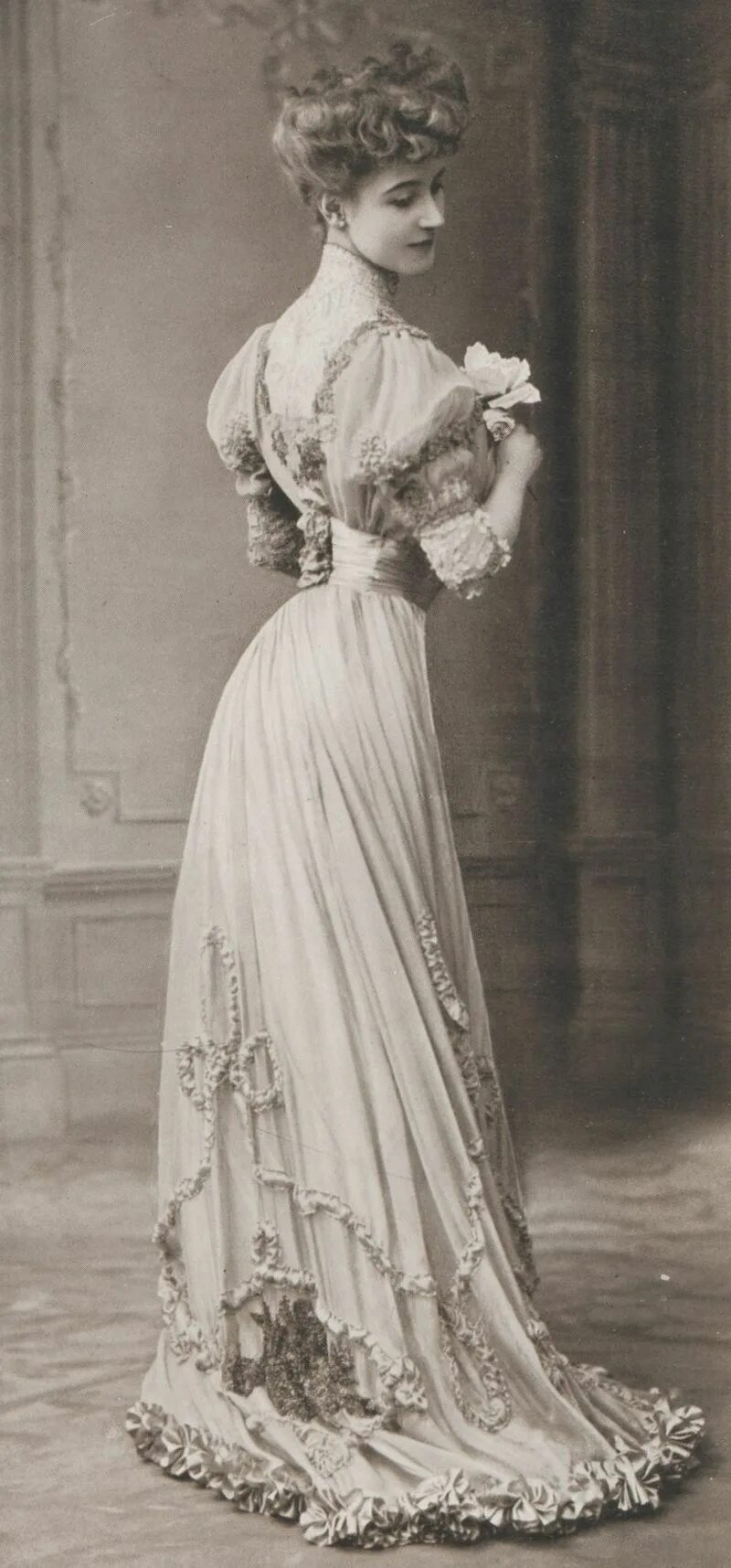 Мода 1900 х. Мода эдвардианская эпоха 1900. платья 1900-1900 edwardian. эдвардианская эпоха 1900 наряды. эдвардианская мода 1910-1914.