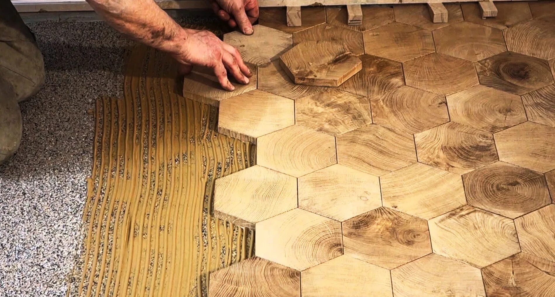 Плитка Hexagon Wood. Пол из деревянных спилов. Полы из торцевых спилов дерева. Пол из деревянных брусков. Паркетная своими руками