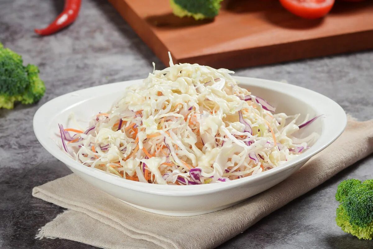 Вкусные салаты на поминки рецепт. Krautsalat. Постные салаты. Салаты на поминки. Постный салат из капусты.