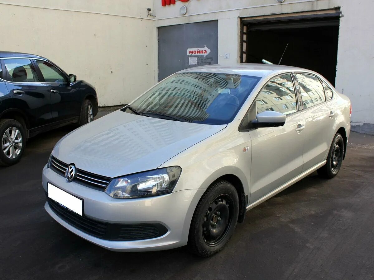 Купить поло 2013г. VW Polo 2013 1.6 105. Polo 2013 1.6 автомат. Машина Фольксваген поло 2013г. Volkswagen Polo 2014 1.6 at 105 серебристый.