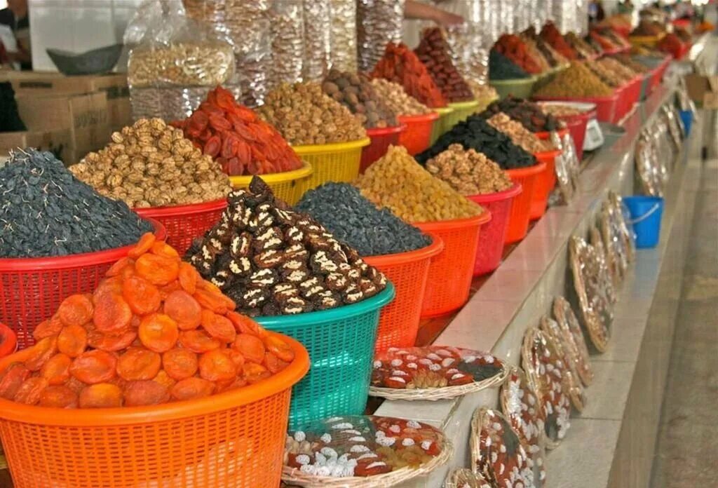Сиабский базар в Самарканде. Восточные базары в Самарканде. Чорсу Самарканд базар. Сиабский рынок в Самарканде.