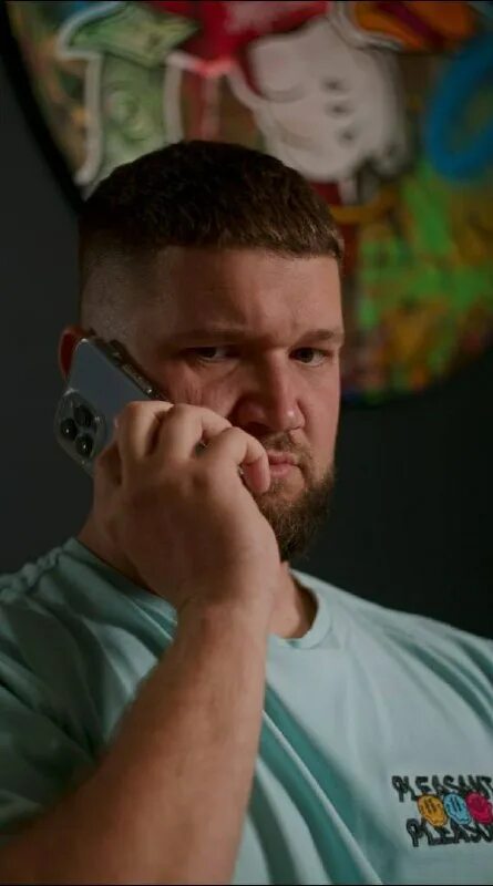 Неприятный канал. Неприятный канал. Неприятный запах. Человек воняет. Неприятный канал.