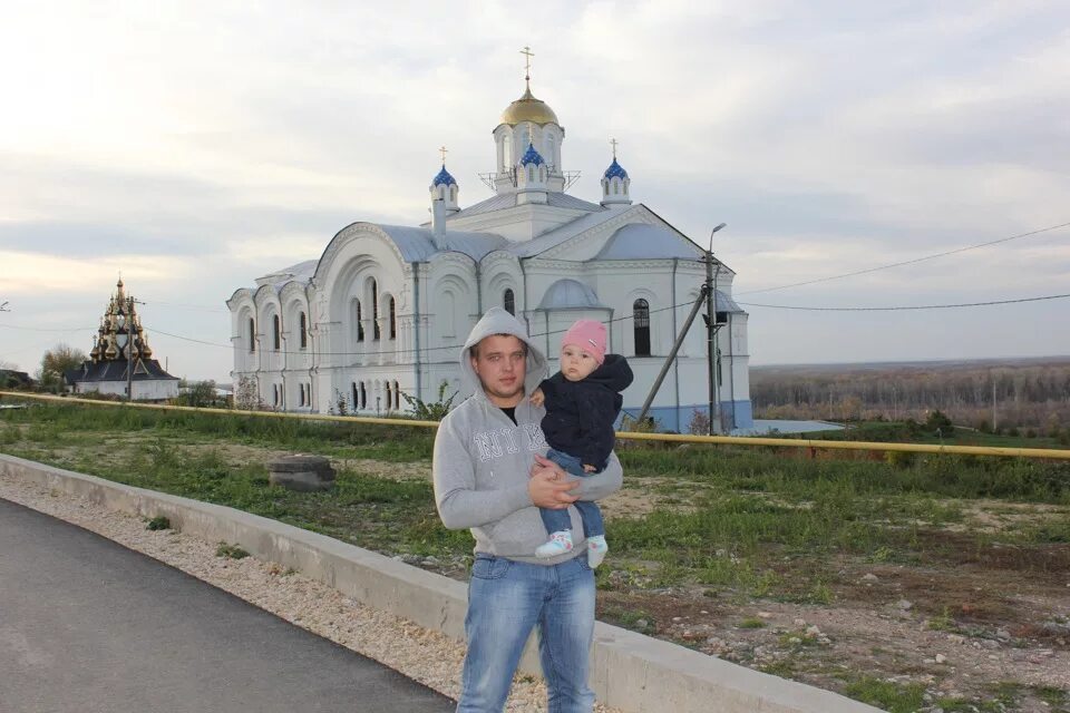 Серафимович Волгоградская область. Город Серафимович Волгоградской области. Волгоградская область,Серафимовичский район, г. Серафимович школа 2. Серафимович монастырь Волгоградская область.