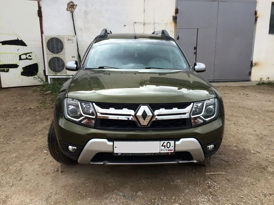 Фары renault duster. Renault Duster линзованные фары. Линзы на Renault Duster. Линзованные фары на Рено Дастер 2016. Линзованная оптика на Рено Дастер.