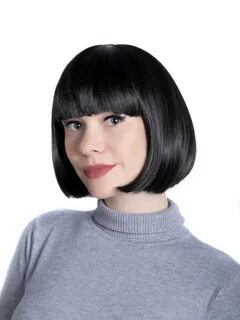 Темное каре с челкой