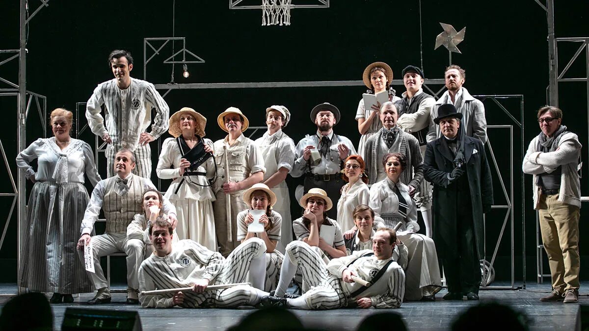 Молодежный театр на фонтанке санкт-петербург малая сцена. Малый театр на фонтанке. Идиот. Молодежный театр на фонтанке малый зал. Молодёжный театр на фонтанке малая сцена.