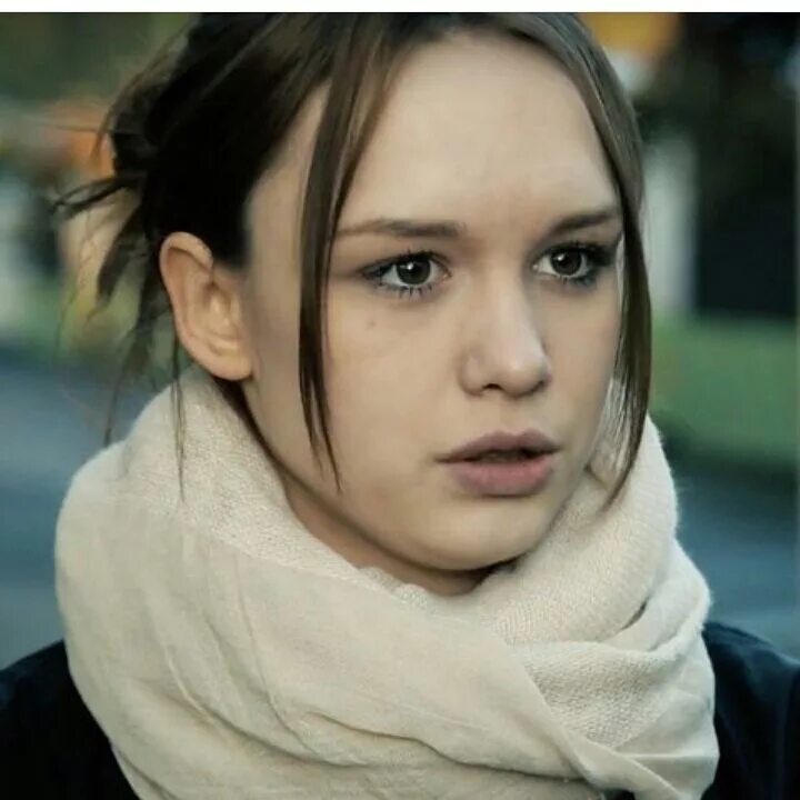 недавно 18 исполнилось. военком захаров оригинал. недавно 18 исполнилось. девушка без макияжа в платье в полный рост деревня. исполнилось 18.