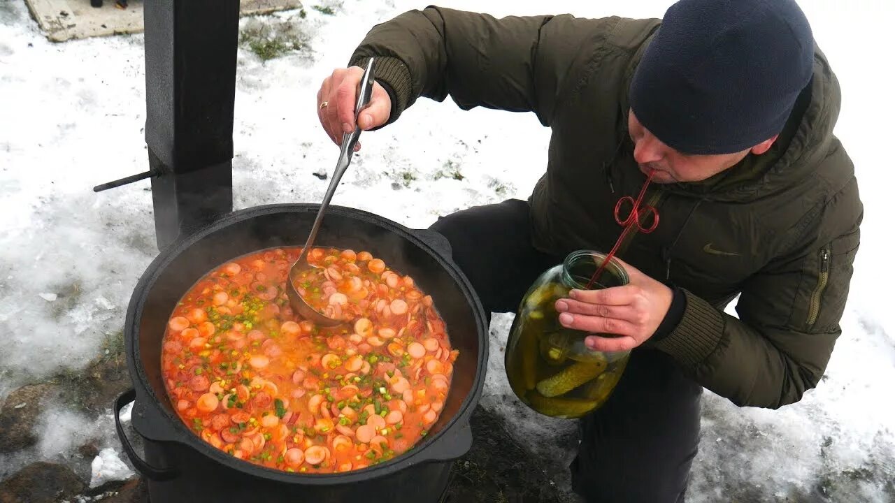 Вкусно в казане на костре. Блюда в казане на костре. Блюда в казане на кос Ре. Казан на костре. Блюда приготовленные на костре.