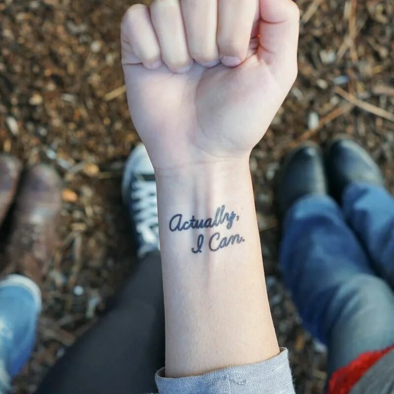 Can you here with me. Мини тату i can. надпись i can тату. тату на руке now. татуировка you can на запястье.