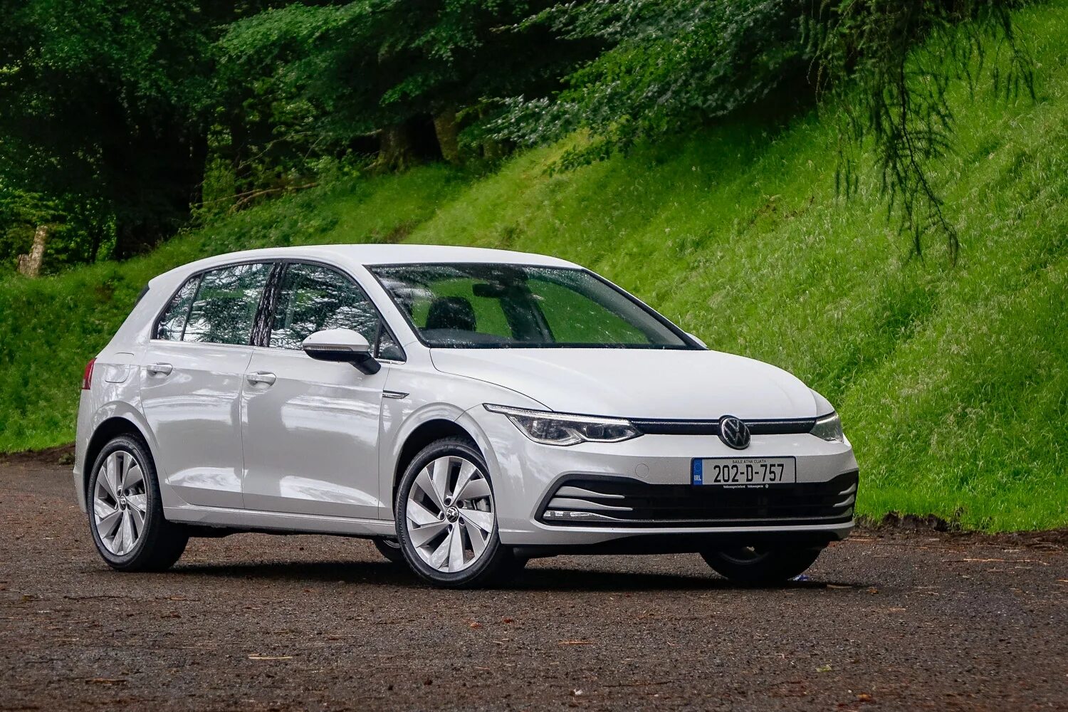 Volkswagen беларусь. Golf 2.0 TDI. Фольксваген гольф 2020 турбо. Golf 8 2.0 TDI комплектации. Golf 2.0 TDI 2017.