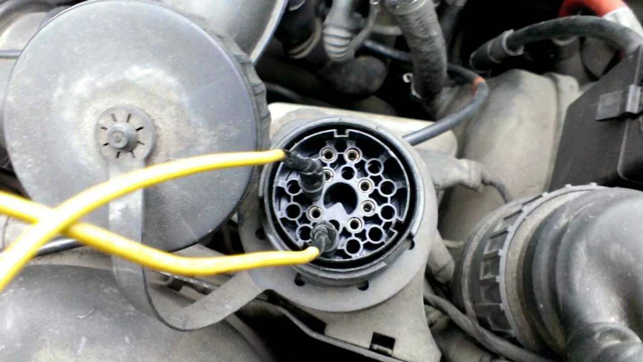 Ошибок e39. Oil service bmw e34. бмв 520 диагностический разъем. bmw e39 oil service. диагностический разъем бмв е34 м50.
