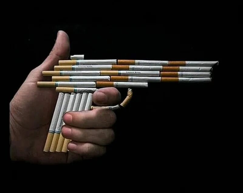 Стрелять сигареты. Брат 2 мем. Стрельнуть сигарету мем. Забирает сигарету из рук. Стрельнутьсигарету мем.