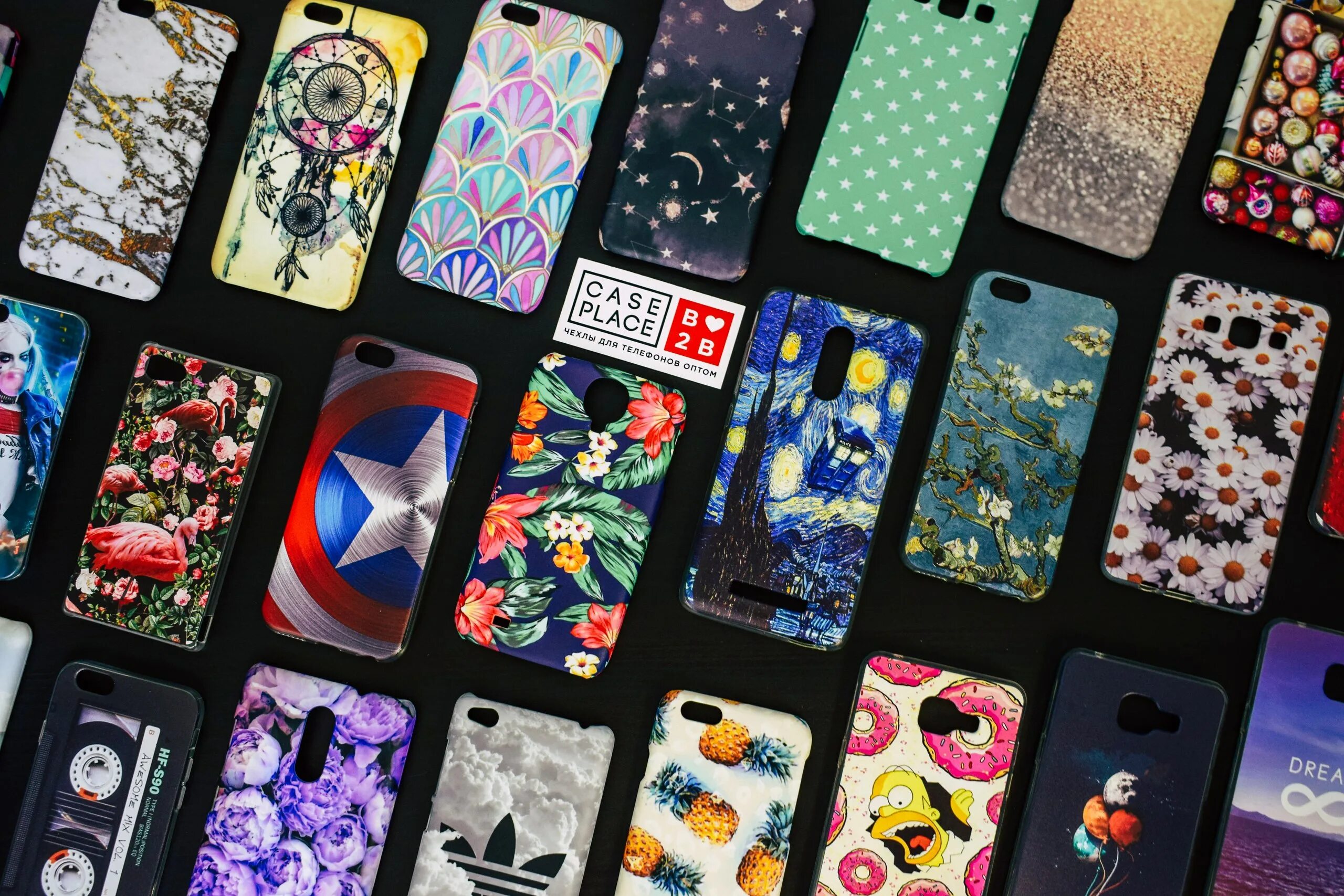 Чехол для samsung s20 plus. Разноцветный чехол на айфон. Реклама чехлов для телефона. Чехол для телефона. Необычные аксессуары для телефона.